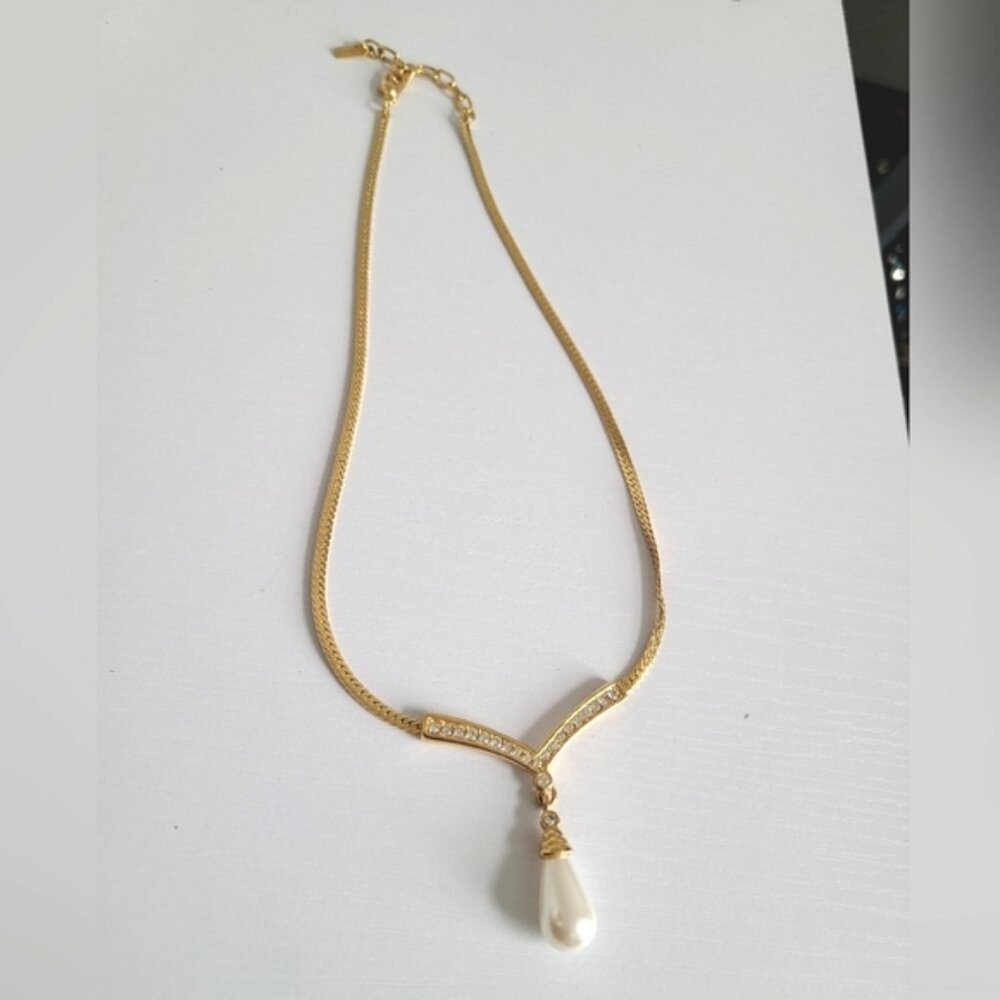Vintage VENDOME Costume Gold Tone Herringbone Pearl Y Drop Rhinestone Necklace